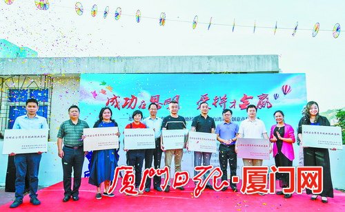 1509502385381067650.jpg 00300179504_f2eaf0dc.jpg