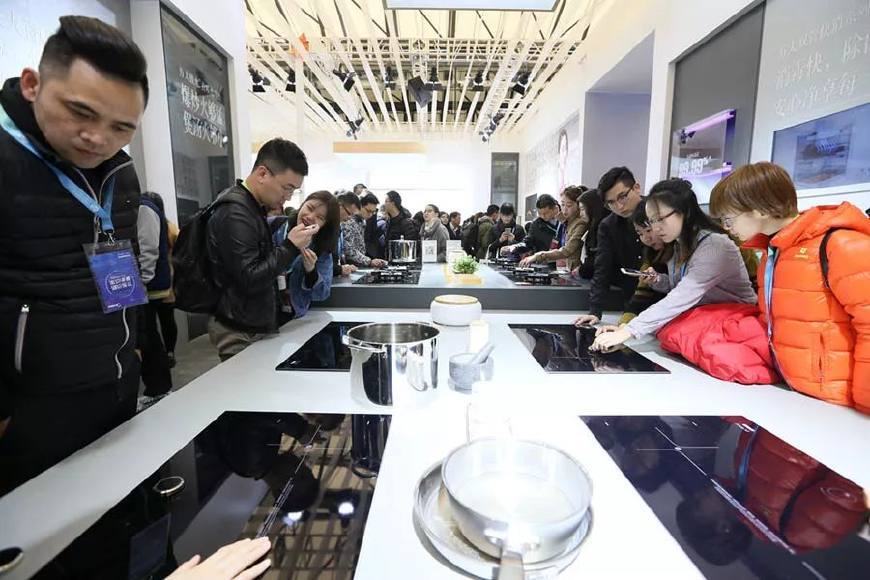 1520910366752074446.jpeg 展览.jpeg