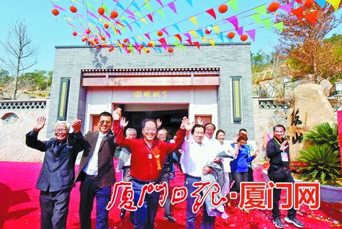 1520927427159063663.jpg 00300222386_08e19213.jpg