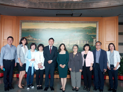 1523863478858060099.png 韩国济州特别自治道海洋人文交流代表团拜会厦门大学.png