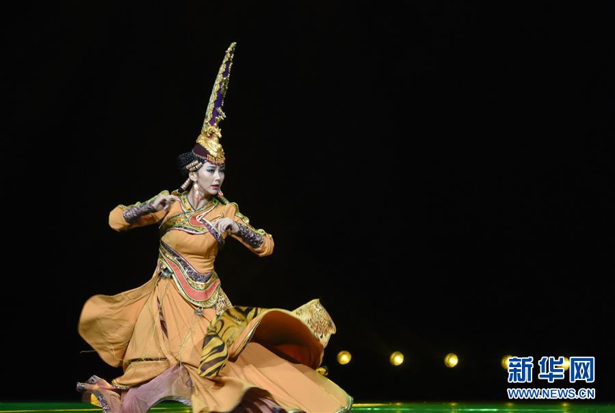 1506589941962002429.jpg 34.jpg