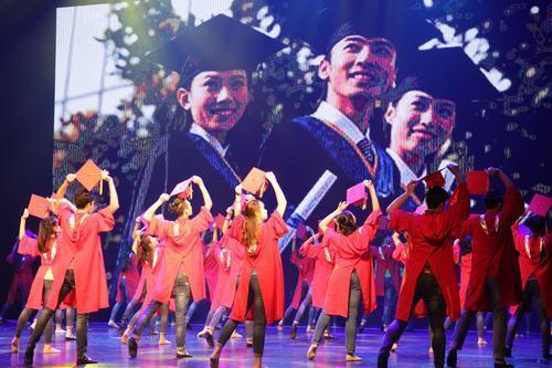 1512956033382012026.jpg r1.jpg