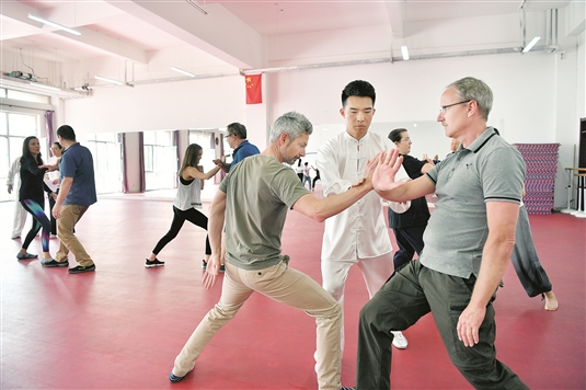 1526881125178074957.jpg 外.jpg