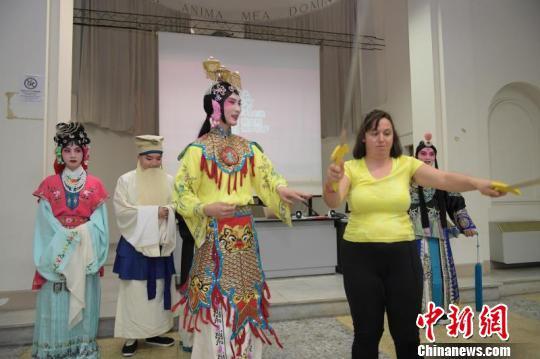 1527037669704057321.jpg 3.jpg