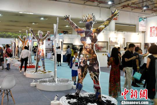 1527581283177071983.jpg 2018 art amoy art fair shows artworks from home and abroad3.jpg.jpg