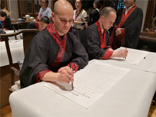 1528179464832044987.jpg 1021.jpg