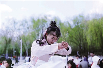 1523349950062062780.jpg hua.jpg