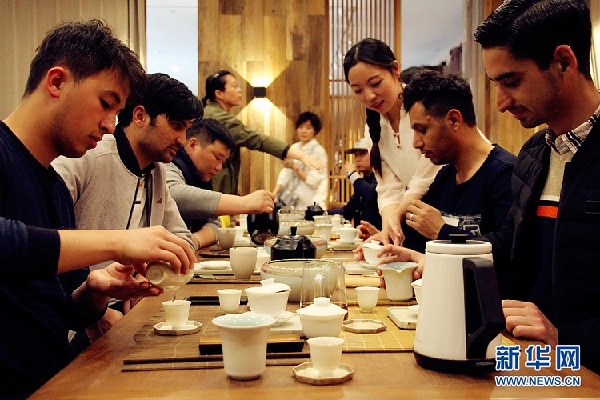 1524052648699055645.jpg f1.jpg