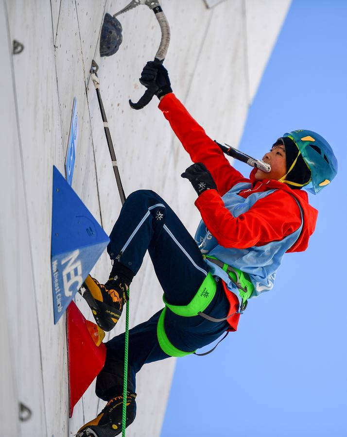 1517904569941032959.jpg r2.jpg