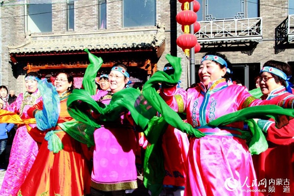 1519875273550003521.jpg j2.jpg