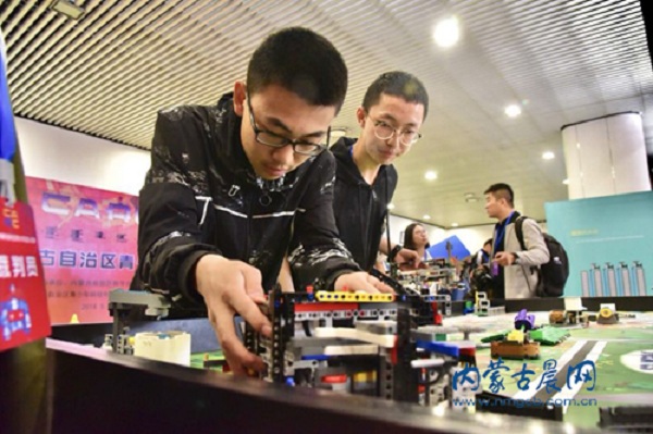 1526266994913061631.jpg y4.jpg