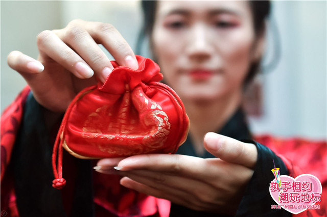 1534756830000061292.jpg vbox7224_TAN_3086_200503_small.jpg