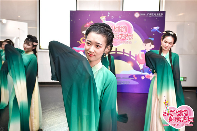 1534756870164055535.jpg vbox7224_TAN_3017_194425_small.jpg