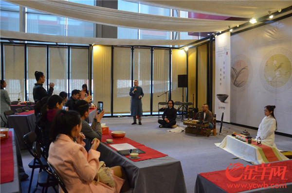 1511833338031023820.jpg 1122011027_15116540395991n.jpg