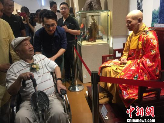 1499765217869022447.jpg 189947597.jpg