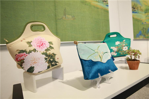 1528359883818023553.jpg 1046.jpg