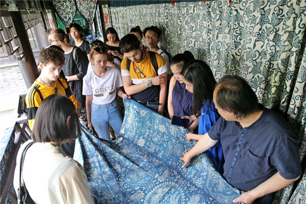 1530847095394084685.jpg 5b3dbbb1a31033495a58ab1f.jpg