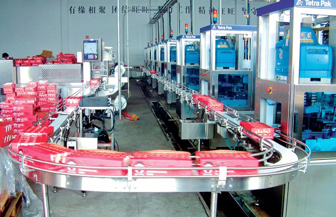 1543296731325055074.jpg 明旺公司旺仔牛奶生产现场_副本.jpg