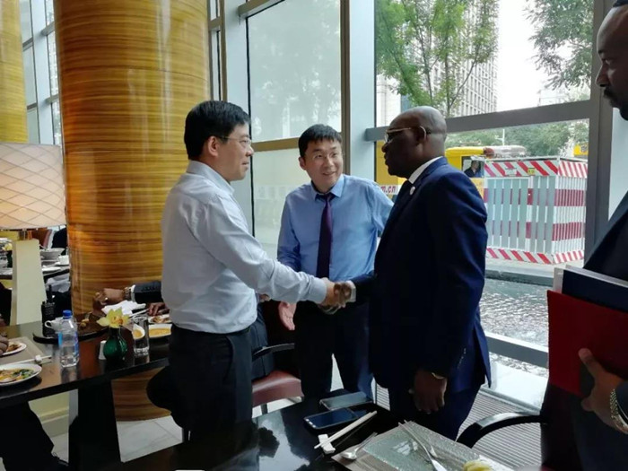 1536137898908091417.jpg 会谈3.jpg