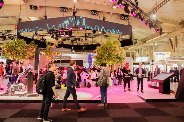 1543913939406053860.jpg 展览.jpg