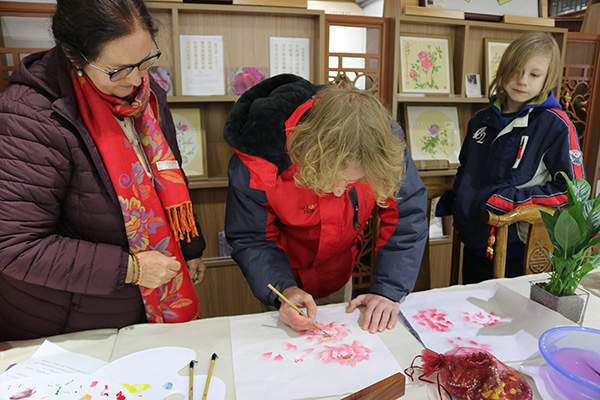 1547798980448010328.jpg 教画画.jpg