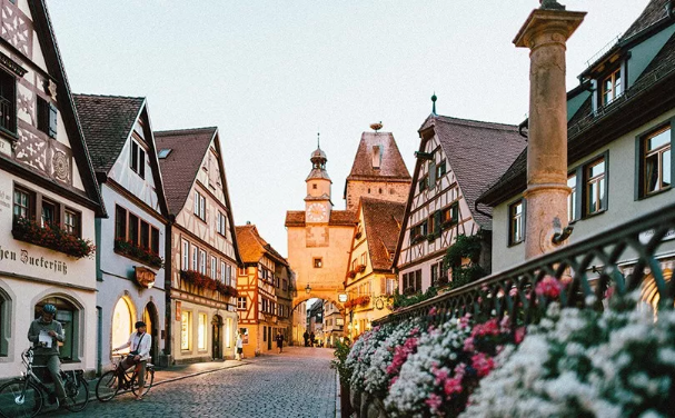 1548034397730024621.png town1.png