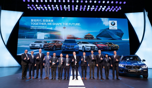 1553739139809001151.jpg 1553679083090050243.jpg