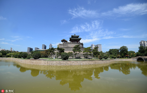 1534139725841023475.jpg 2018年7月25日,河北省邯郸市天气晴好,古城邯郸在蓝天白云的映衬下别有韵味。_副本.jpg