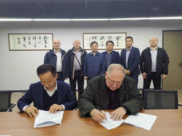 1554368910897072506.jpg 签约2.jpg