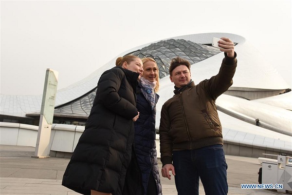 1555984198684096975.jpg 5cbd5e60a3104842e4a9c4f3.jpg