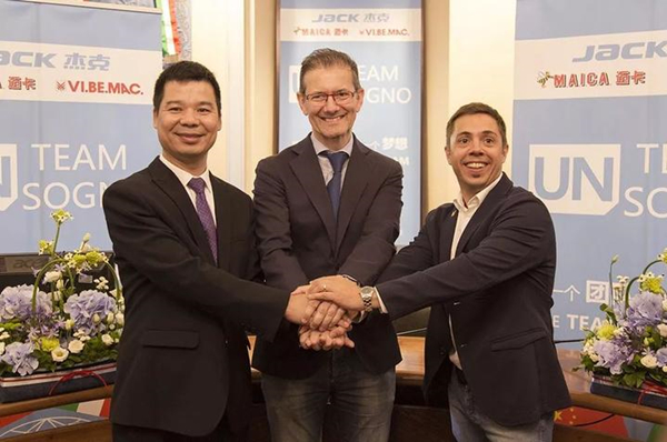 1556010504450012060.jpg 台州缝纫机-2_副本.jpg