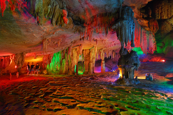1513049331277058095.jpg The Caves' World Scenic Zone in Nandan county.jpg