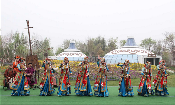 1558052487083074382.png spotlight1.png