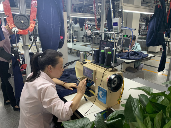 1558081732590018968.jpg 宁波服装2.jpg