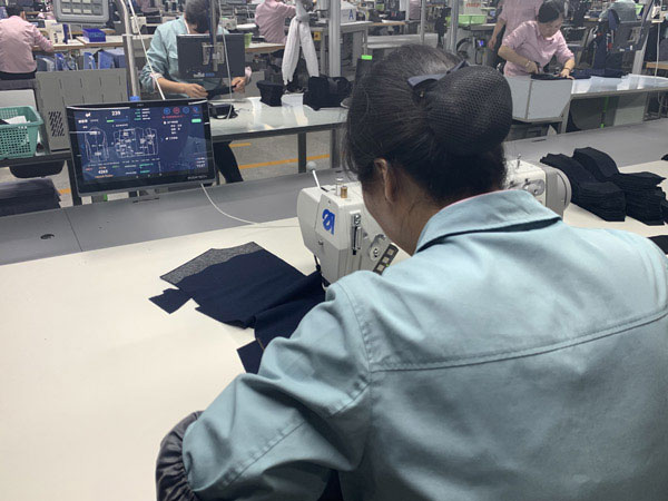 1558082649502001565.jpg 宁波服装3.jpg