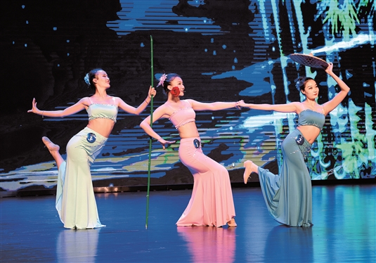 1559033845664032633.jpg dance.jpg