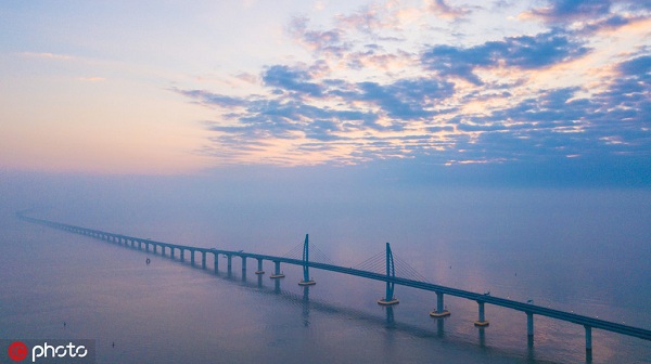 1553760686697018475.jpg 港珠澳大桥鸟瞰.jpg