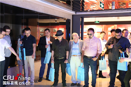 1560758138859067717.jpg CqgNOl0B752AawfqAAAAAAAAAAA788.550x366.jpg