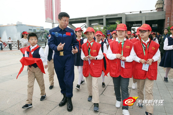 1524902918958082416.jpg 02.jpg