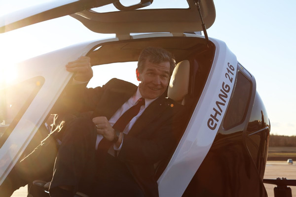 1583208058168053185.jpg 5e5c6997a31012820657b3cb.jpg