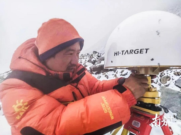 1590634425238098610.jpg ea6f4b7ef8e1465aa111a83b7b6a6a61_batchwm.jpg