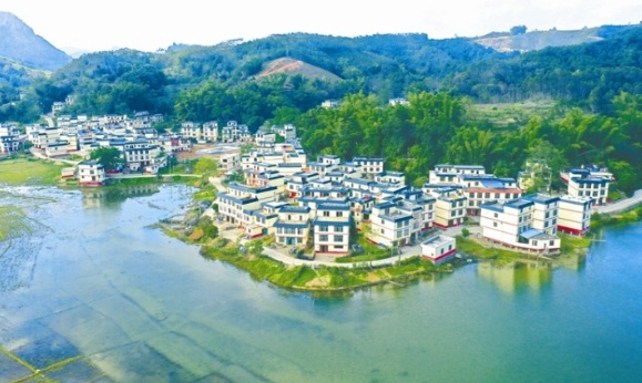 1630055527947018720.jpg 082703.jpg