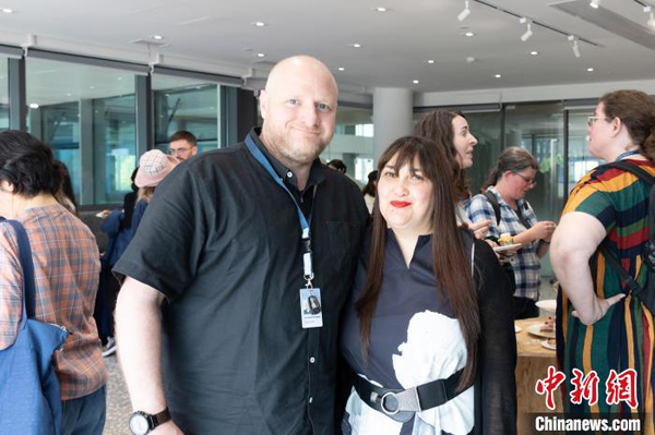 1650003605524068636.jpg professor2.jpg