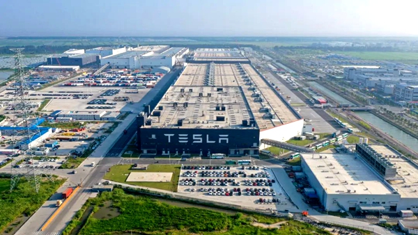 1650506092087056981.jpg tesla.jpg