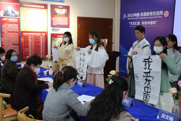 1671552523856026546.jpg 00304428859_489c76ea.jpg