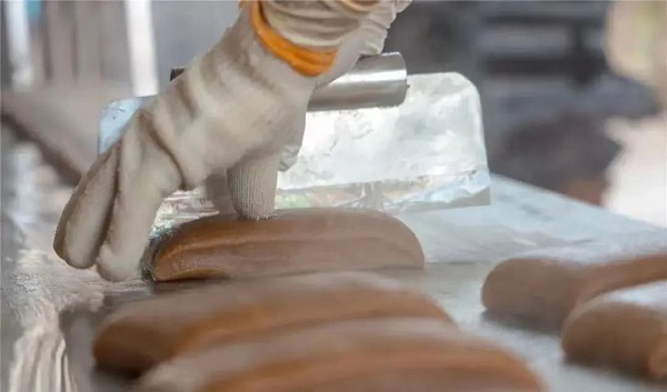 1675876017878021784.jpg g1.jpg