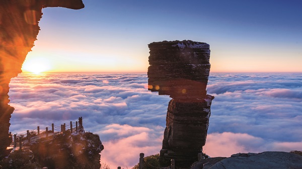 1683710242671089637.jpg 世界自然遗产地—铜仁梵净山。(时政新闻摄影部 供) (2).jpg