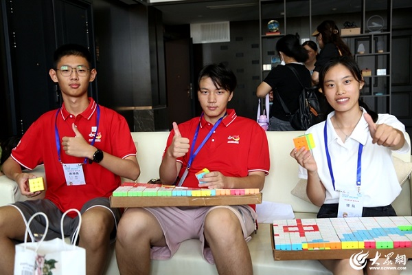 1689578819577079526.jpg Rubik's Cube.jpg