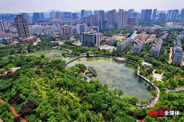 1692084794010011936.jpeg a_875881829729562624.jpeg