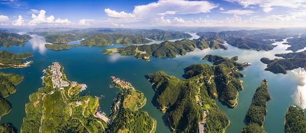 1694163180221069712.jpg 黔西南州兴义市万峰湖。(时政新闻摄影部 供) - 副本.jpg